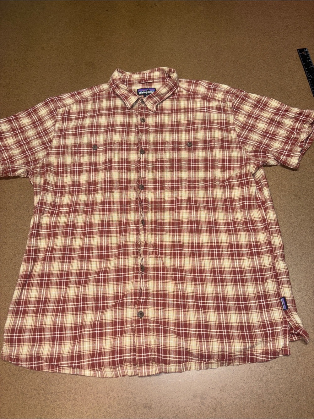 Patagonia XL Short-Sleeve Plaid Button-Down Shirt - Red & Cream 55% Hemp